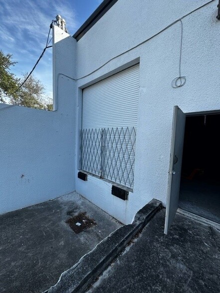 2501 Westgate, West Palm Beach, FL à louer - Photo du bâtiment - Image 3 de 13