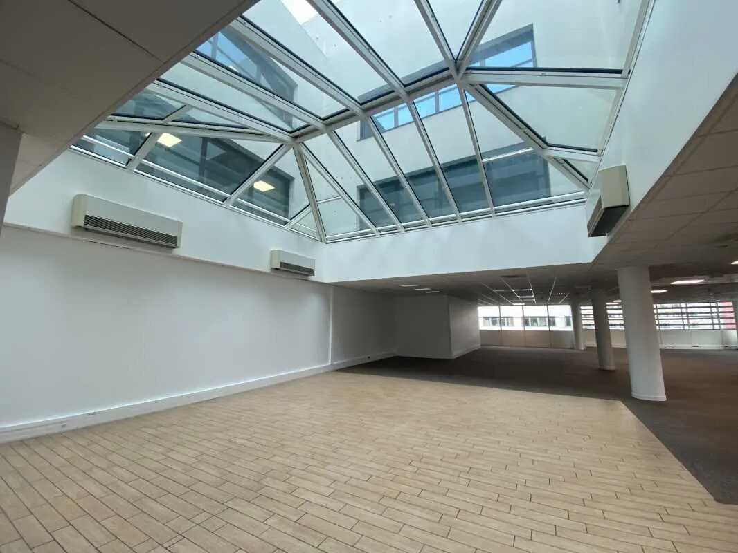 60 Avenue Rockefeller, Lyon for lease Building Photo- Image 1 of 4