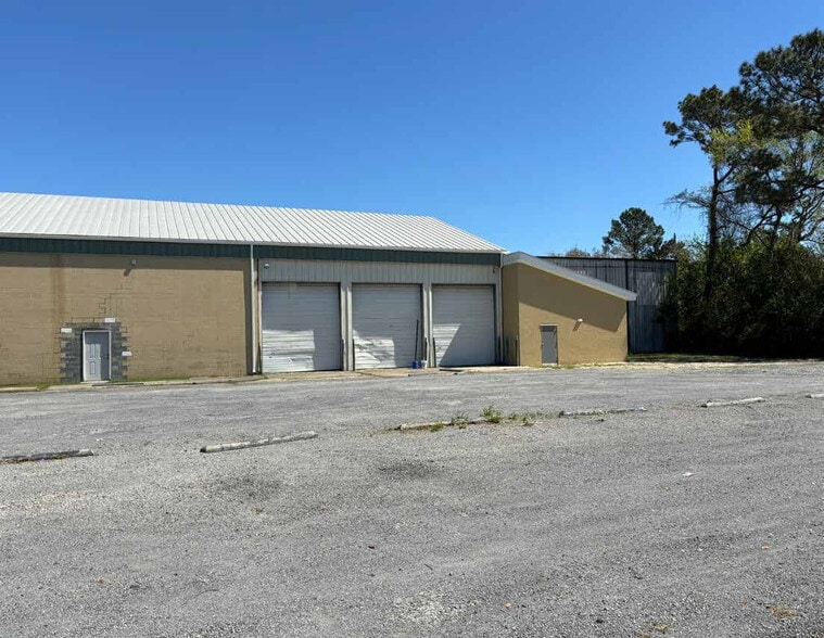 2019 Pittsburgh Ave, North Charleston, SC for lease - Building Photo - Image 2 of 10