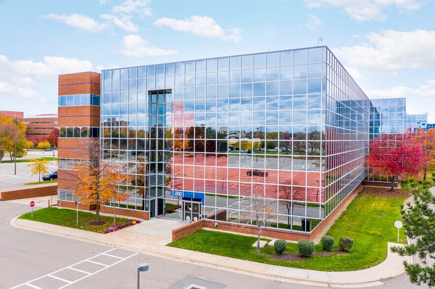 200 Galleria Officentre, Southfield, MI à vendre - Photo du bâtiment - Image 1 de 10