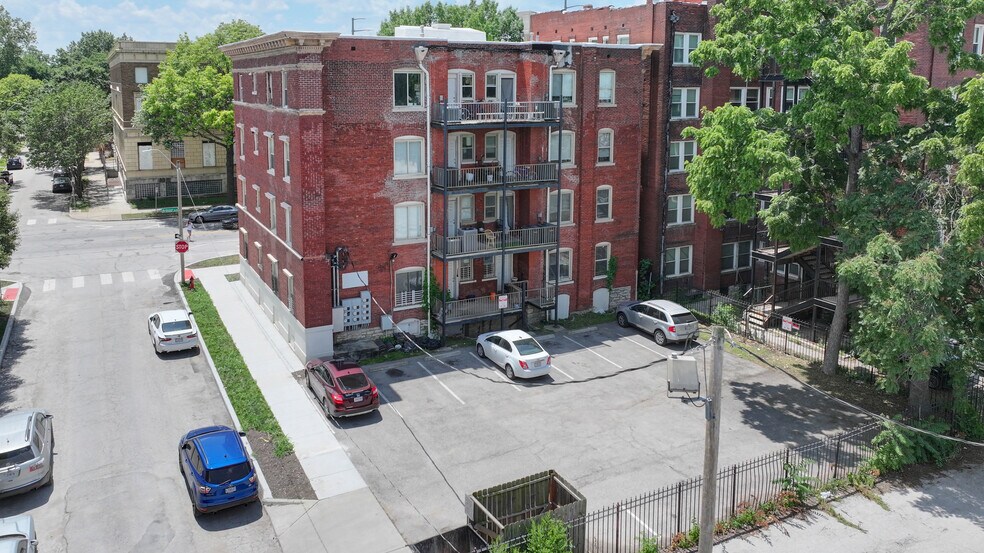 1114 E Armour Blvd, Kansas City, MO à vendre - Photo du bâtiment - Image 2 de 59