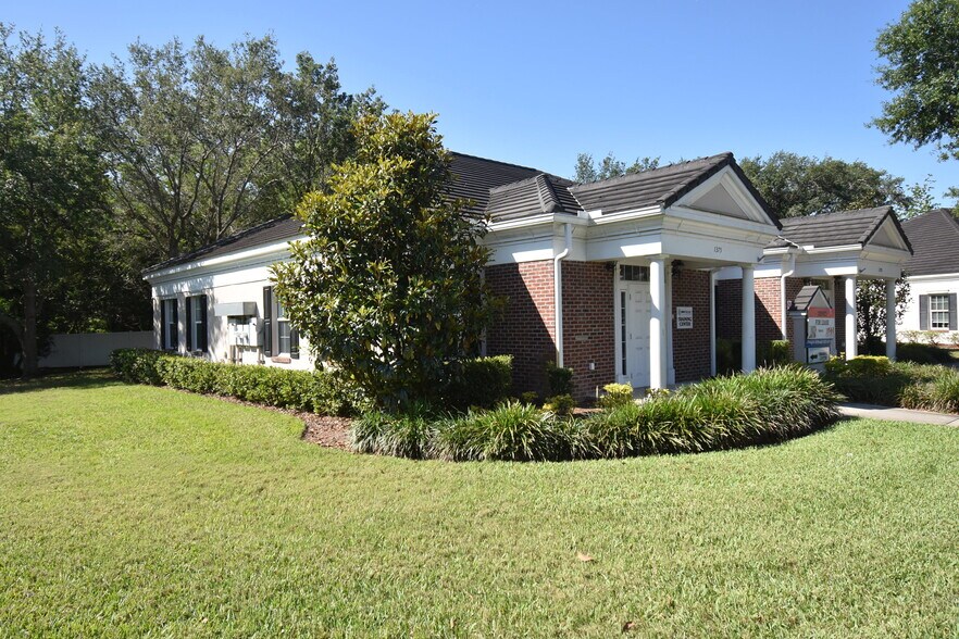 1377 Providence Rd, Brandon, FL à louer - Photo du bâtiment - Image 3 de 28
