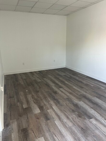 1922 NE 149th St, North Miami, FL for lease - Building Photo - Image 2 of 10