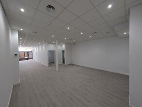 Calle Doctor Calero, 34, Majadahonda, Madrid for lease Interior Photo- Image 1 of 5