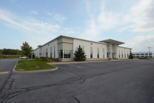 250 Thruway Park Dr, West Henrietta NY - Entrepôt