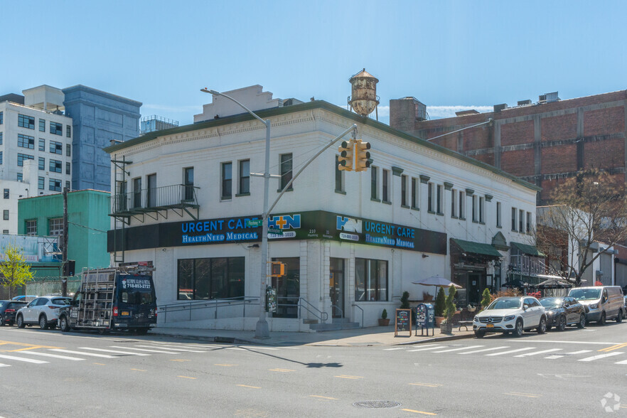 39 Washington Ave, Brooklyn, NY for lease - Building Photo - Image 1 of 12