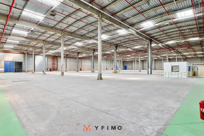 Industrial in Gargenville for lease - Interior Photo - Image 2 of 7