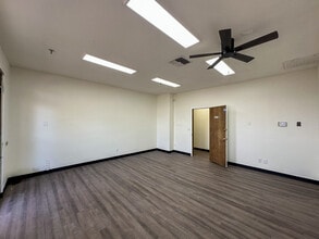 14359 Amargosa Rd, Victorville, CA à louer Photo intérieure- Image 2 de 2