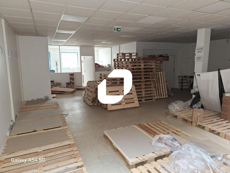 Flex dans Boulogne-Billancourt à louer - Photo du bâtiment - Image 1 de 9