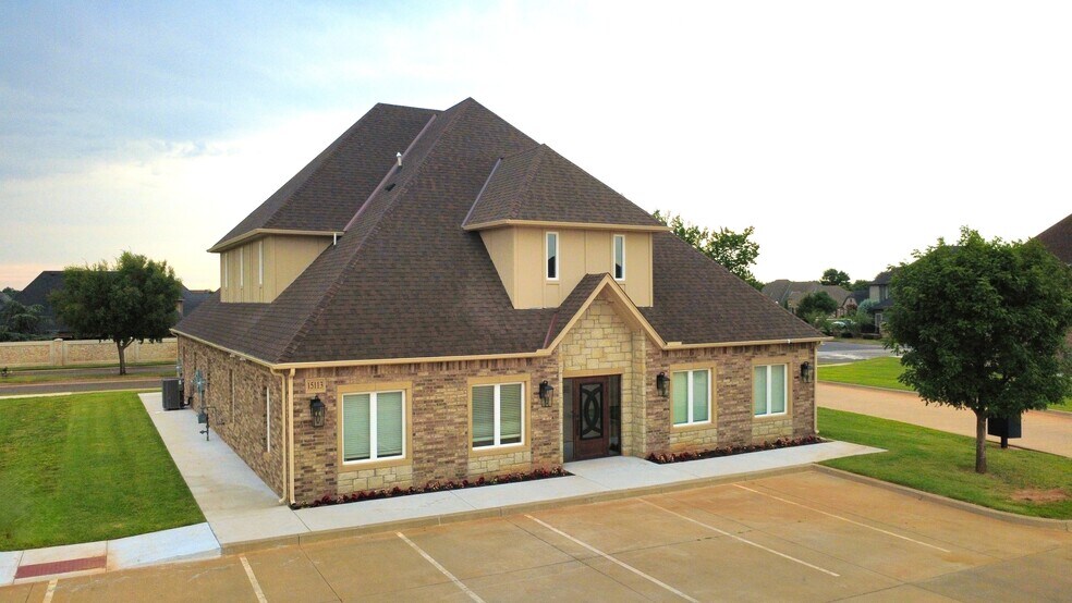 15113 Traditions Lake Pky, Edmond, OK à louer - Photo du bâtiment - Image 1 de 8
