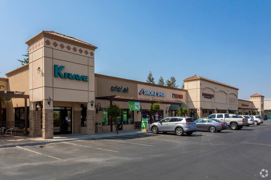 1365 E Prosperity Ave, Tulare, CA for lease - Primary Photo - Image 1 of 4