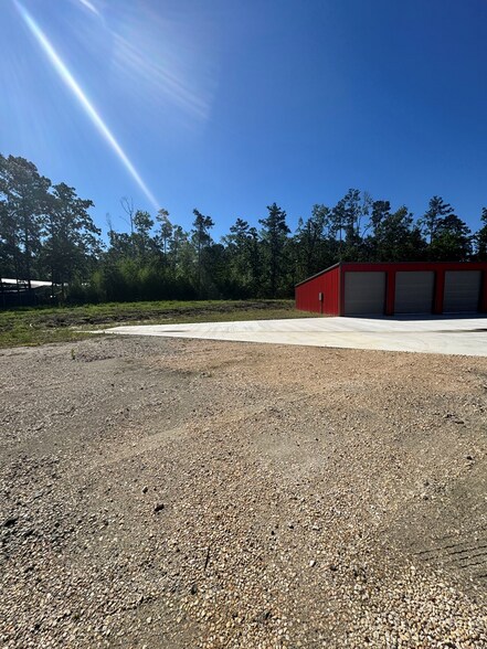 277 Moses St, Zavalla, TX à vendre - Photo du bâtiment - Image 2 de 17