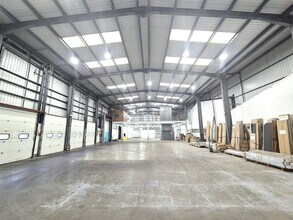 Suthers St, Oldham for lease Interior Photo- Image 2 of 14