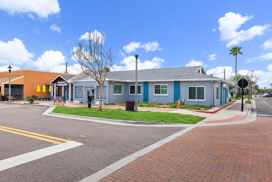 350 Corey Ave, Saint Pete Beach, FL à vendre - Photo du bâtiment - Image 1 de 5