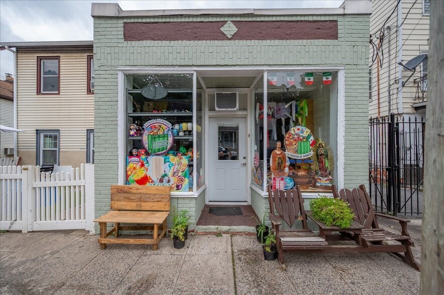 114 Ferris Ave, White Plains, NY for sale - Building Photo - Image 3 of 22