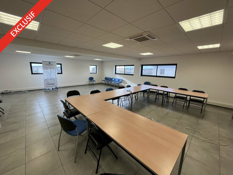 Office in Aix-en-Provence for lease - Interior Photo - Image 2 of 4