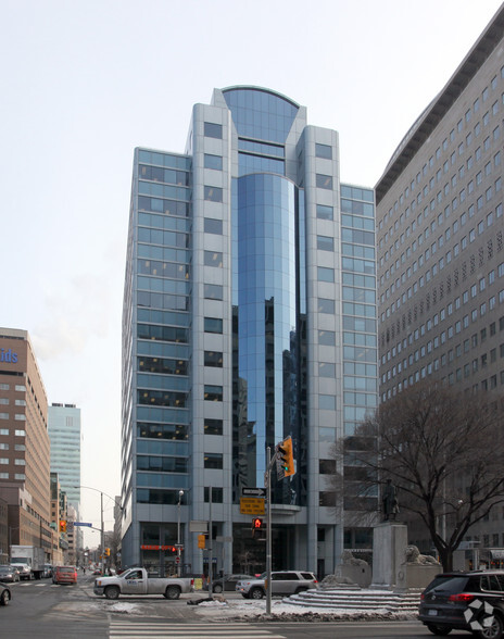 525 University Ave, Toronto, ON for lease - Building Photo - Image 1 of 4