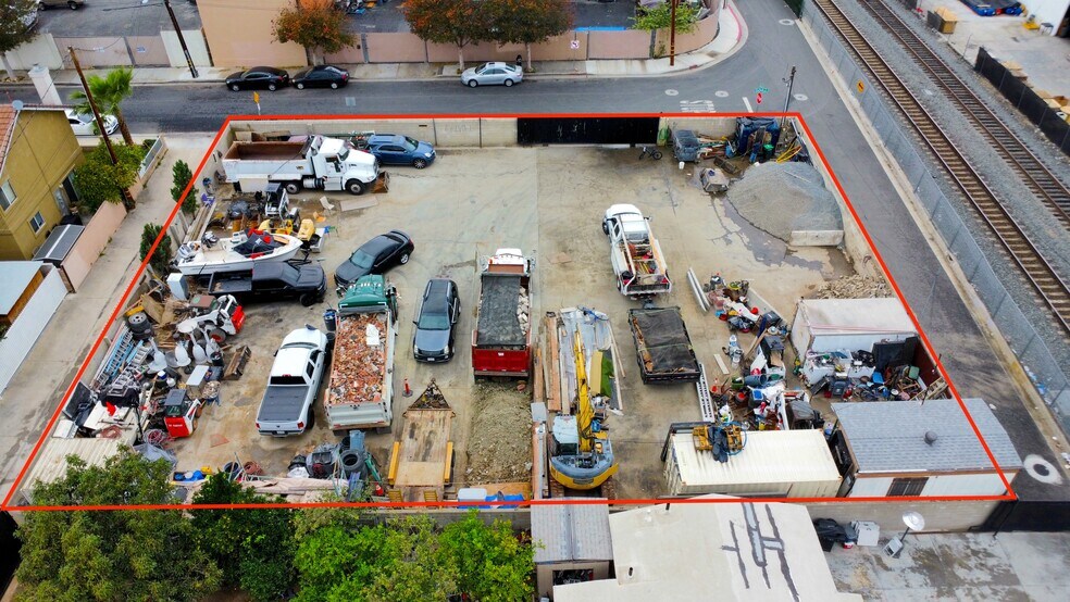 1016 E Stafford St, Santa Ana, CA à louer - Photo du bâtiment - Image 2 de 5