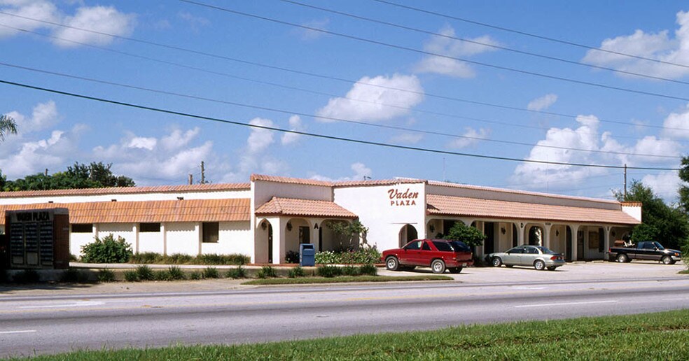 6239 Edgewater Dr, Orlando, FL à louer - Photo principale - Image 2 de 21