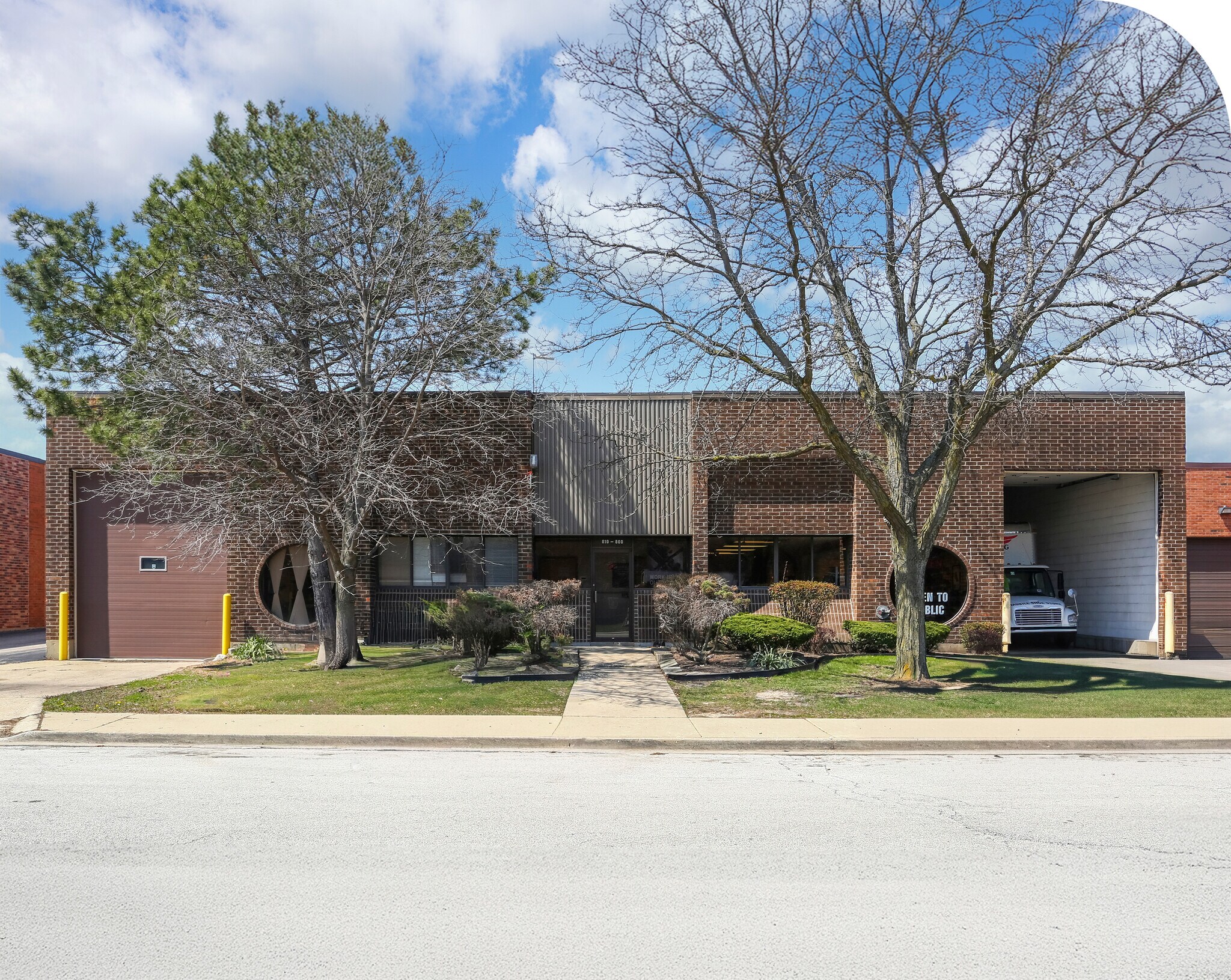 800-810 Bonnie Ln, Elk Grove Village, IL à louer Photo du bâtiment- Image 1 de 4