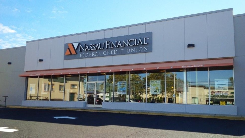 2995 Long Beach Rd, Oceanside, NY for lease - Building Photo - Image 2 of 2
