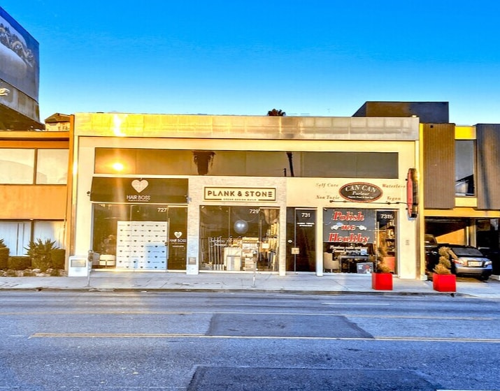 727-731 N La Brea Ave, Los Angeles, CA for lease - Building Photo - Image 1 of 9