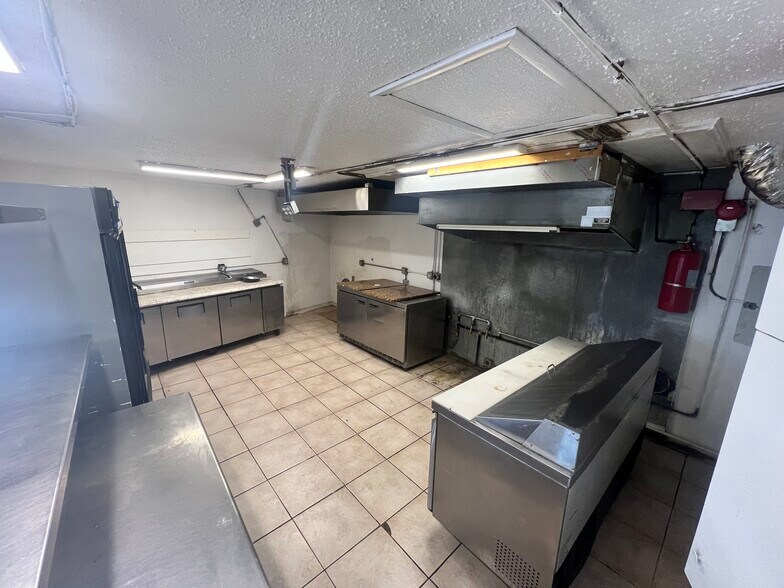 5830 Gall Blvd, Zephyrhills, FL à vendre - Photo du bâtiment - Image 2 de 11