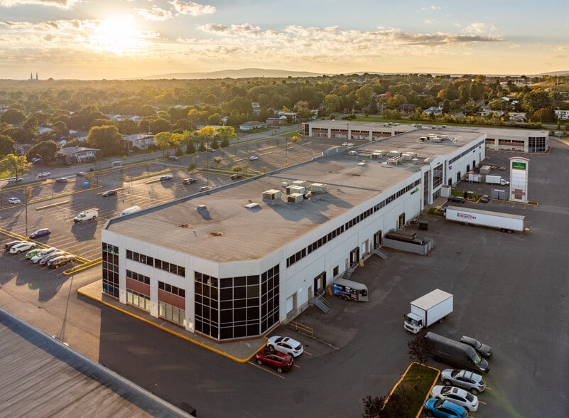 2800 Av Saint-Jean-Baptiste, Québec, QC à louer - Photo du bâtiment - Image 3 de 10