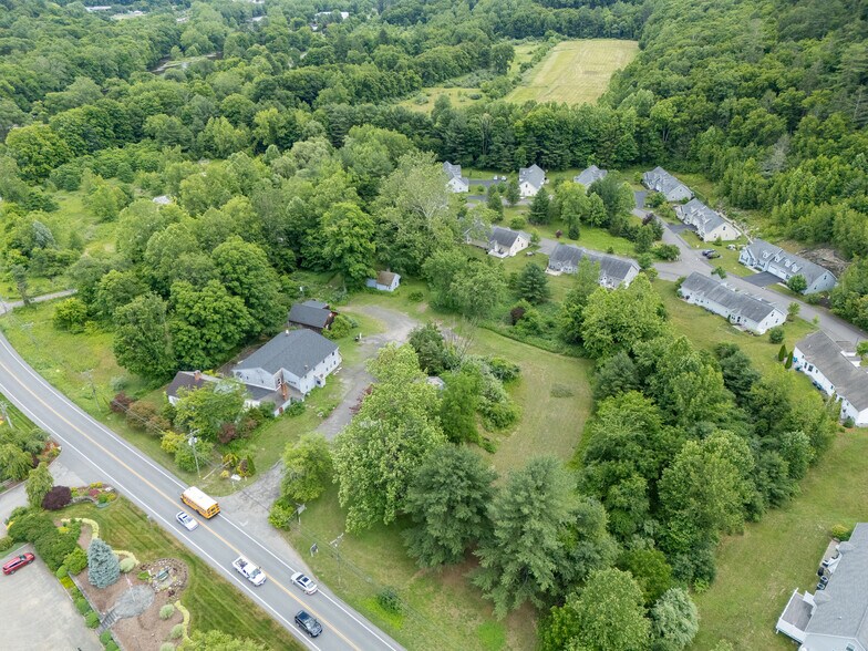 329 Kent Rd, New Milford, CT à vendre - Photo du bâtiment - Image 2 de 41