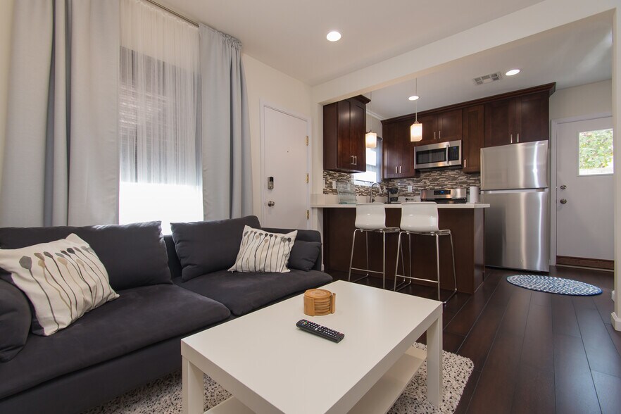 239 W Hillcrest Blvd, Inglewood, CA à vendre - Photo du bâtiment - Image 3 de 72