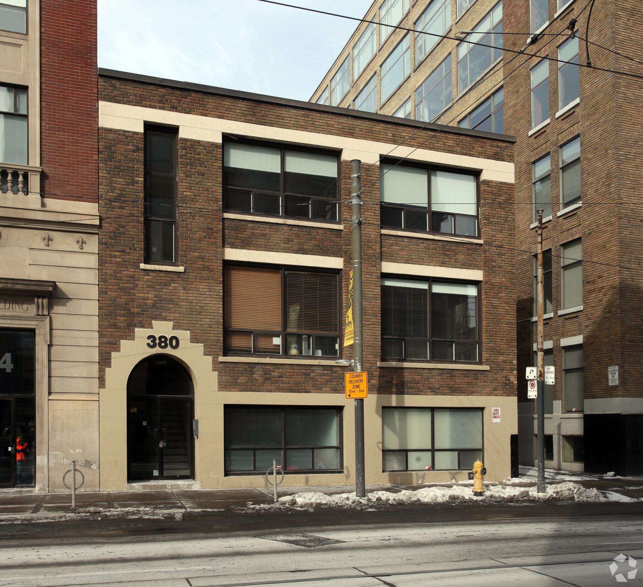 380 Adelaide St W, Toronto, ON à louer Photo principale- Image 1 de 5