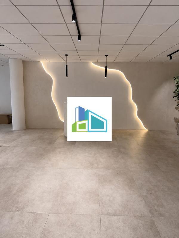 Office in Marseille for lease Interior Photo- Image 1 of 13
