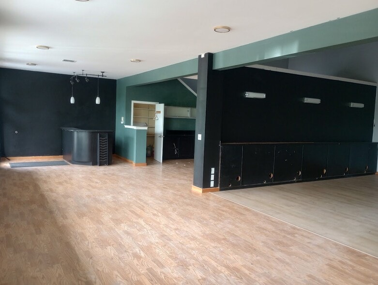 115-127 Kellogg Rd, Bellingham, WA à louer - Photo du bâtiment - Image 2 de 13