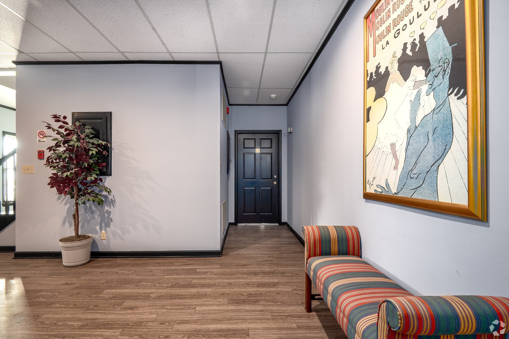 10144 N Port Washington Rd, Mequon, WI for lease Interior Photo- Image 1 of 9