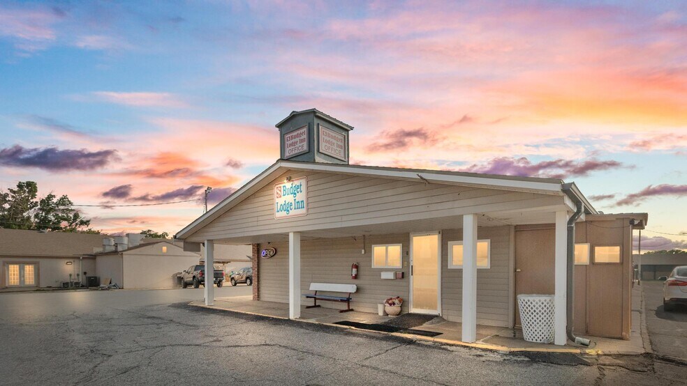 116 NW 14th St, Abilene, KS à vendre - Photo du bâtiment - Image 1 de 17