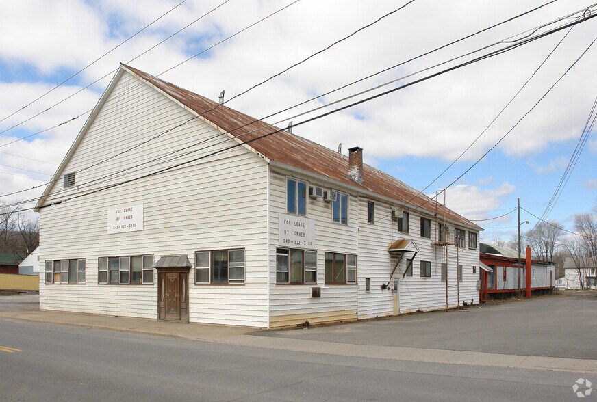 212 Canal St, Ellenville, NY à louer - Photo du bâtiment - Image 2 de 17