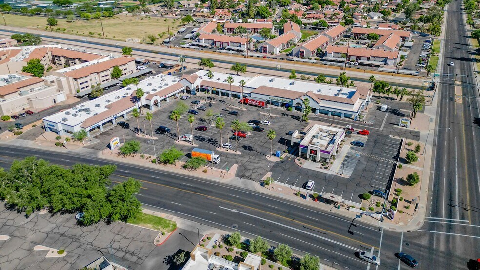330 E Brown Rd, Mesa, AZ à louer - Photo du bâtiment - Image 1 de 9