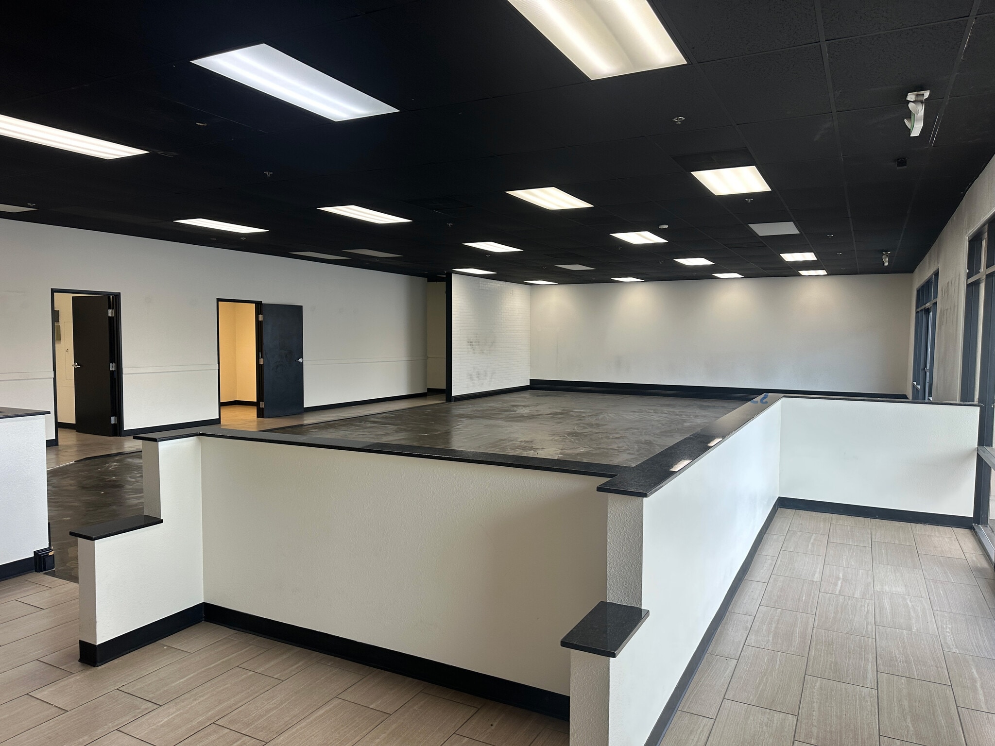 1535 E Ontario Ave, Corona, CA for sale Interior Photo- Image 1 of 4