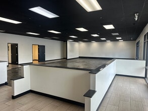 1535 E Ontario Ave, Corona, CA for sale Interior Photo- Image 1 of 4