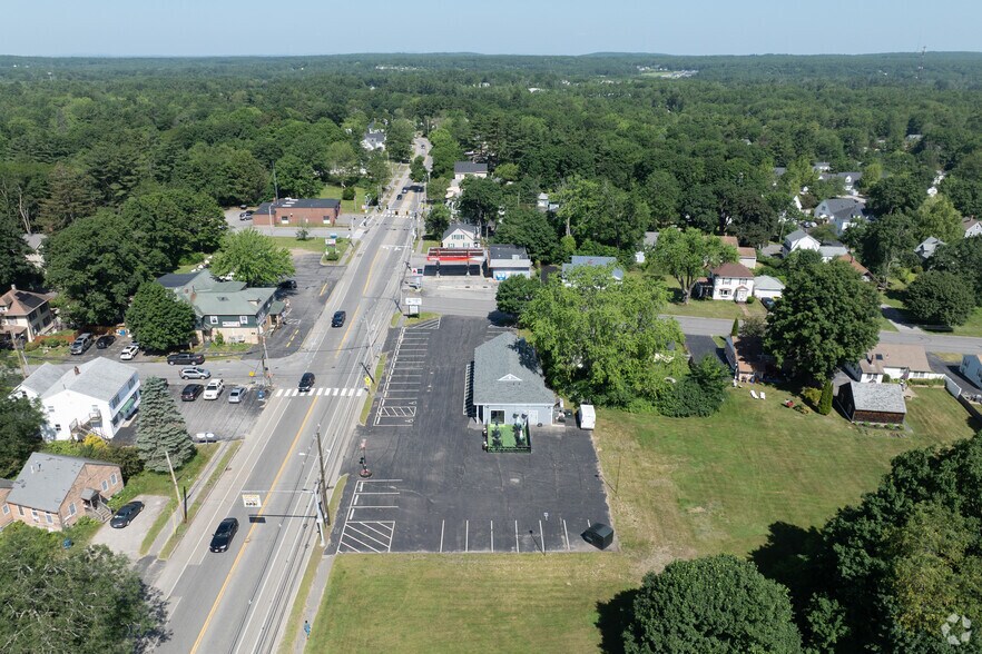 1569 Forest Ave, Portland, ME à vendre - Photo principale - Image 3 de 4