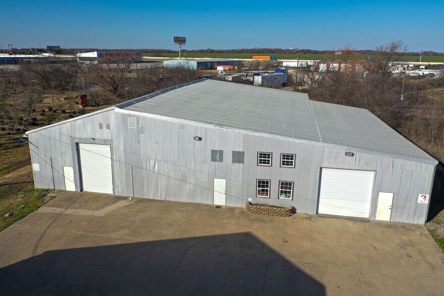 3705 N Highway 77, Waxahachie, TX à louer - Photo du bâtiment - Image 3 de 4