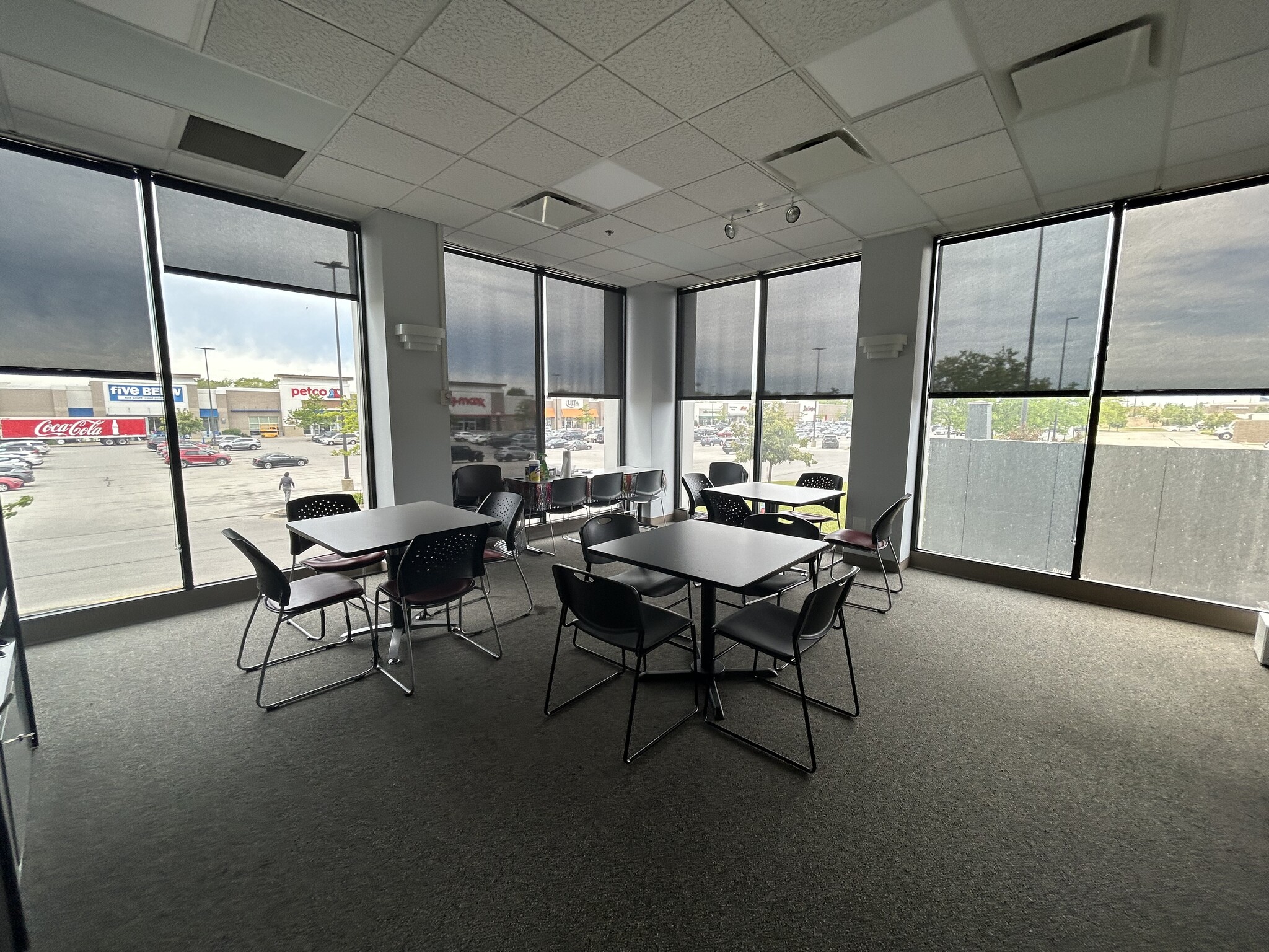 9730 S Western Ave, Evergreen Park, IL for lease Interior Photo- Image 1 of 3