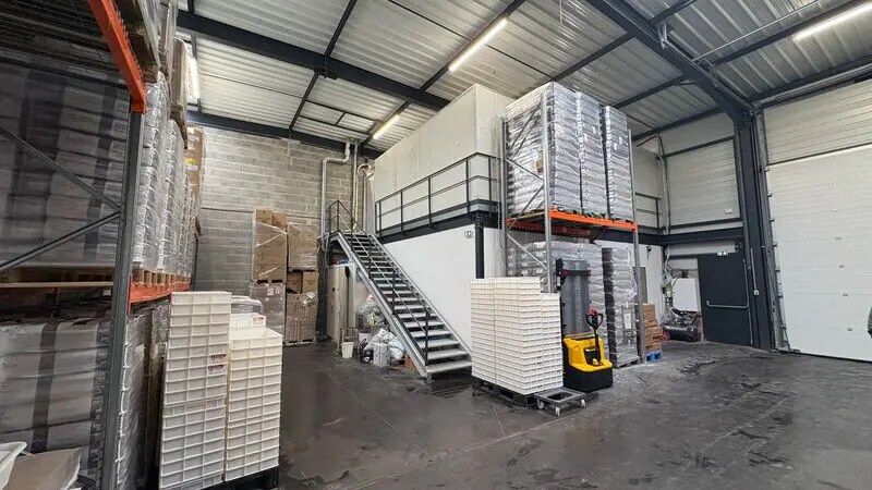 Bureau dans Décines-Charpieu à louer Photo intérieure- Image 1 de 6