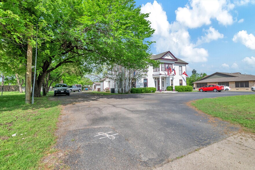 1617 K Ave, Plano, TX à vendre - Photo du bâtiment - Image 3 de 6