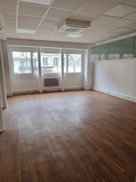 Commerce de détail dans Paris à louer - Photo intérieure - Image 3 de 12