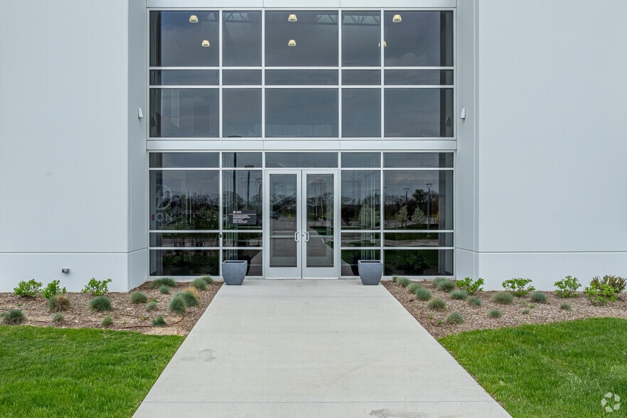 3835 Youngs Rd, Channahon, IL for lease - Building Photo - Image 2 of 10