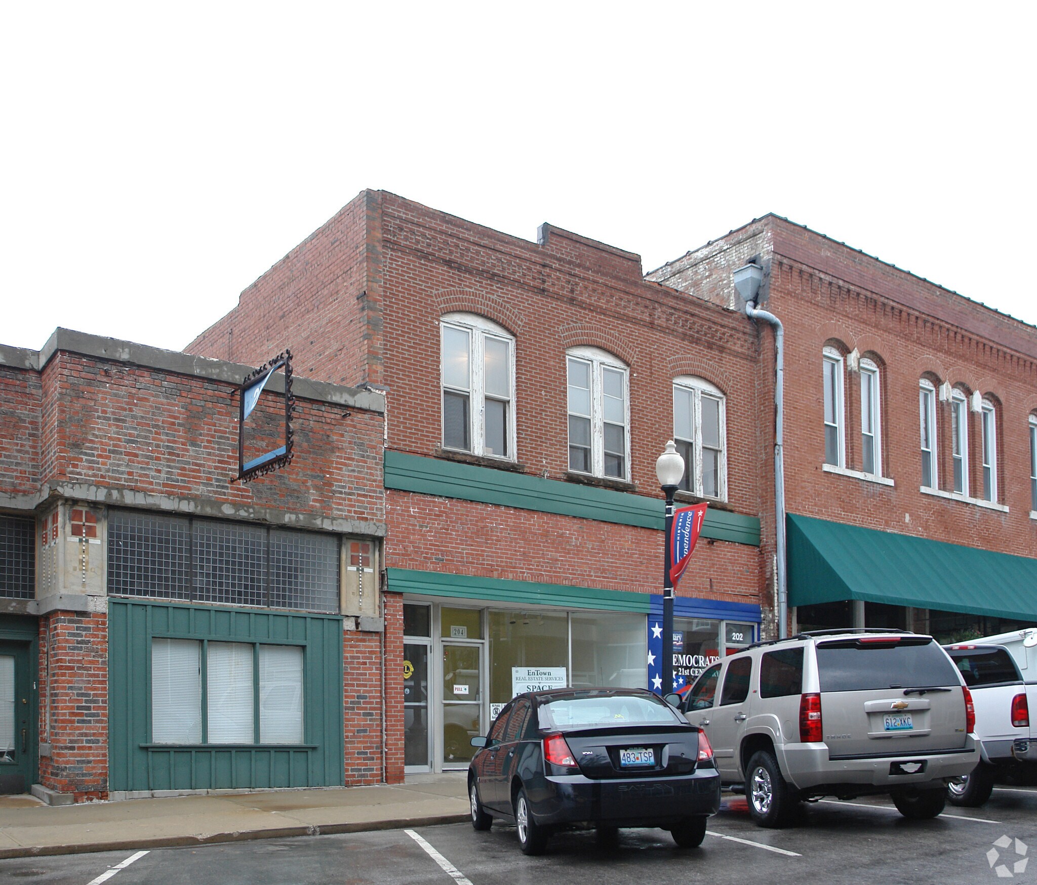 204 W Maple Ave, Independence, MO à louer Photo principale- Image 1 de 5