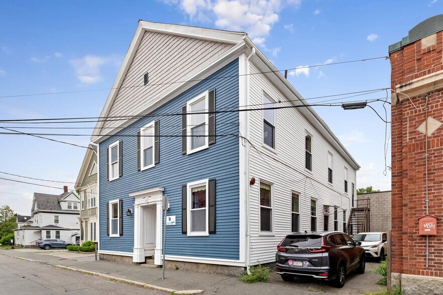 7 Foster St, Wakefield, MA à vendre - Photo du bâtiment - Image 2 de 34
