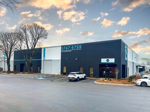 5747-5759 NE Columbia Blvd, Portland, OR for lease Building Photo- Image 1 of 6