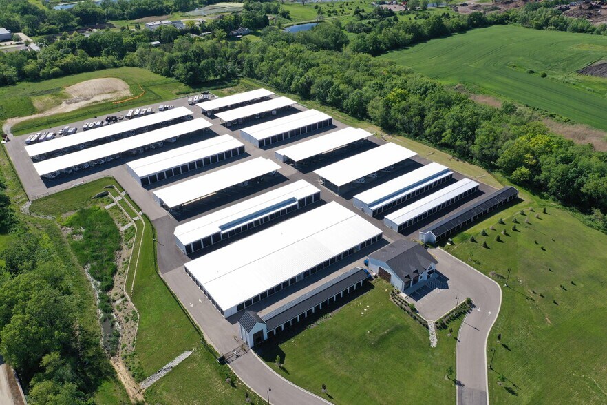 32550 N US Highway 12, Volo, IL à louer - Photo du bâtiment - Image 1 de 16